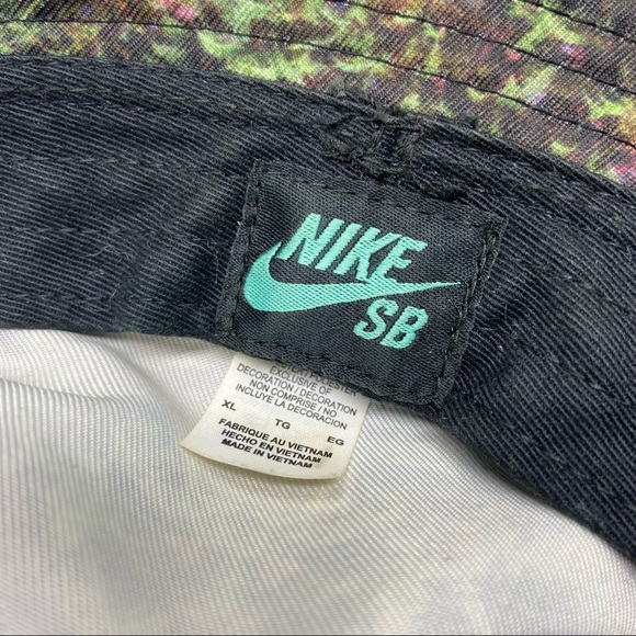 Nike Patterned Bucket Hat - Picture 3 of 5